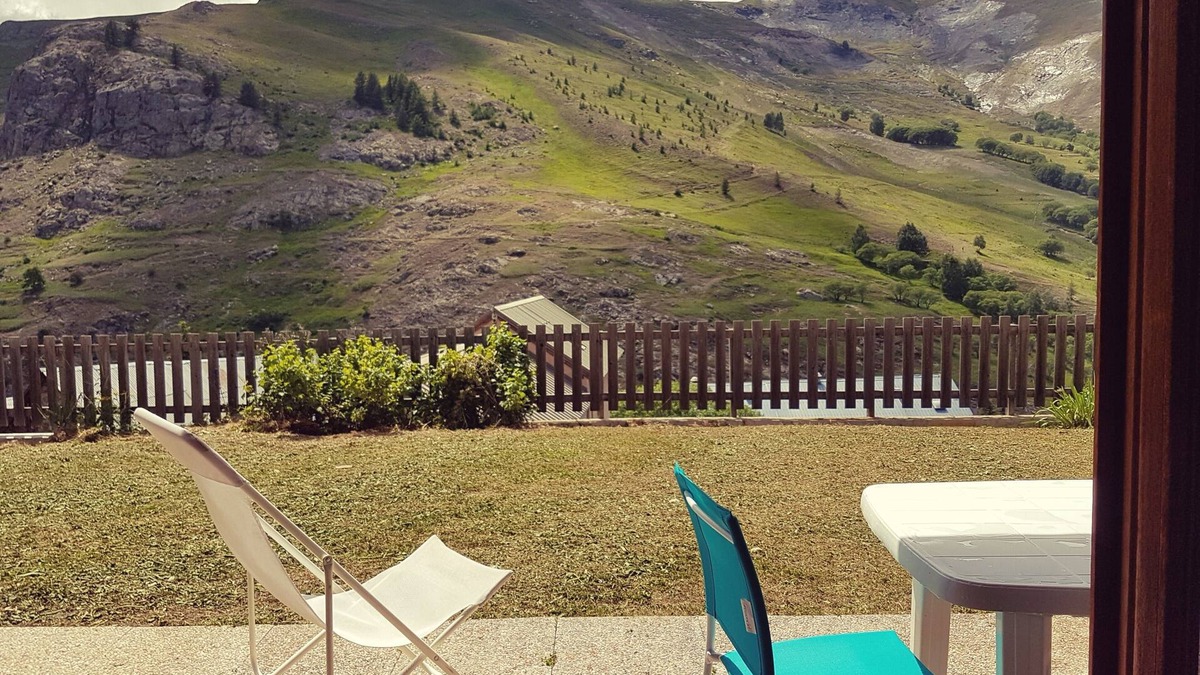 La Grave Apartment | Apartment on the ground floor in Le Chazelet facing the Meije & its glacier