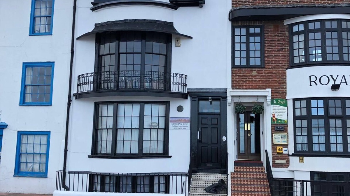 Eastbourne City Centre Apartment | Apartment on the Seaside opposite the Pier.