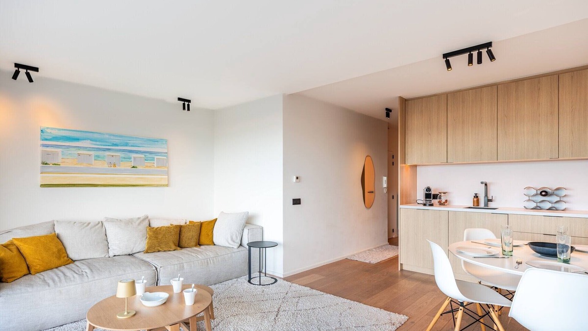 Sint-Idesbald Apartment | Apartment on Zeedijk with Stunning Sea Views
