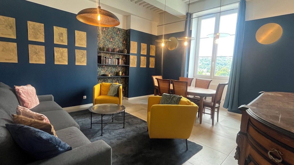 Vienne Apartment | Apartment overlooking the Rhône, in the 17th-century Commanderie des Antonins.