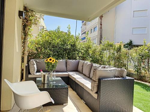 Pointe Croisette Apartment | Apartment Palm Beach with a nice swimming pool