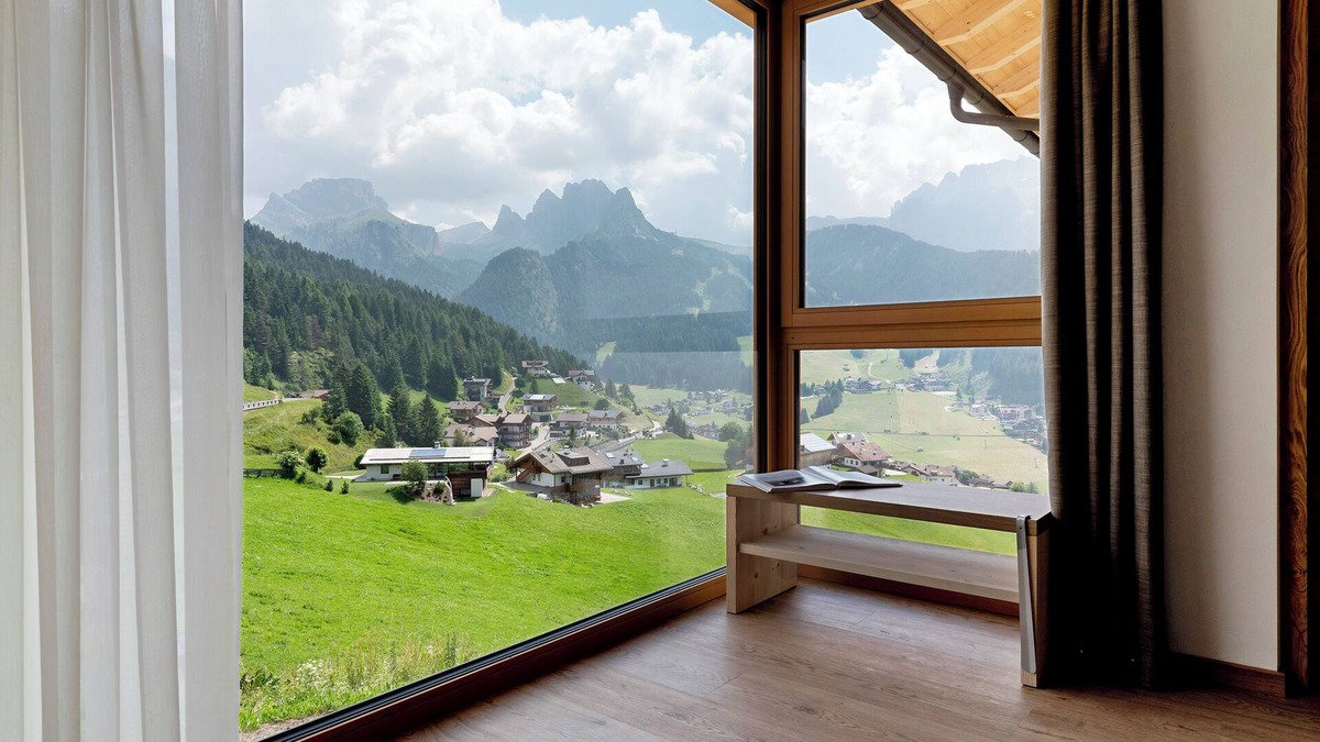 Daunei Apartment | Apartment 'Pan' with Mountain View, Shared Garden and Wi-Fi