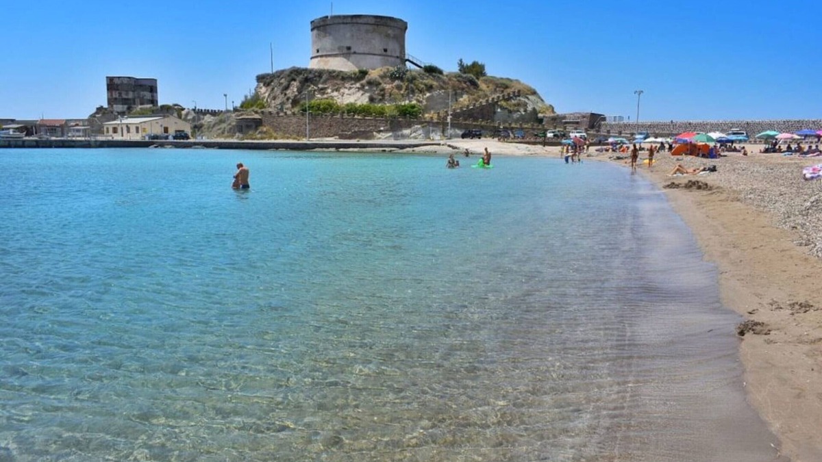 Bosa Historic Centre Apartment | Apartment 'Paradibosa' with Private Garden and Balcony