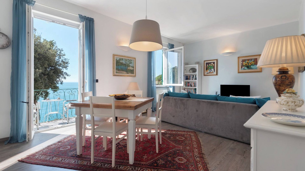Sori Apartment | Apartment 'Paradise Suite' with Sea View, Wi-Fi and Air Conditioning