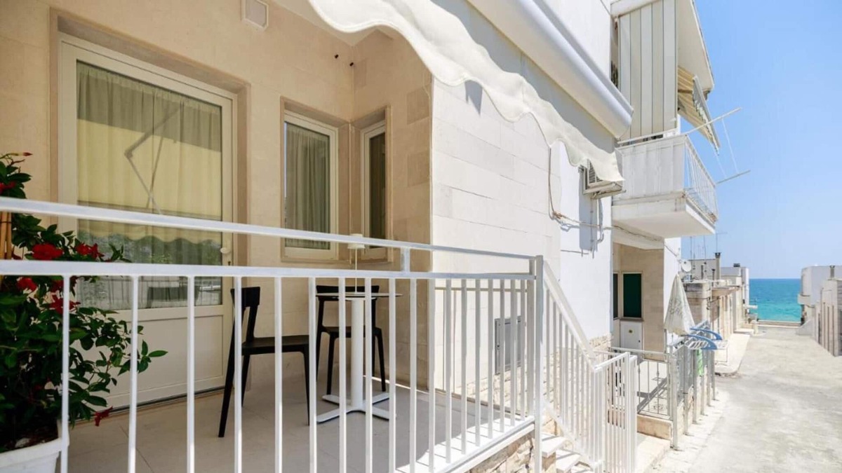 Capitolo Apartment | Apartment 'Paramar - Capitolo' with Sea View, Wi-Fi and Air Conditioning