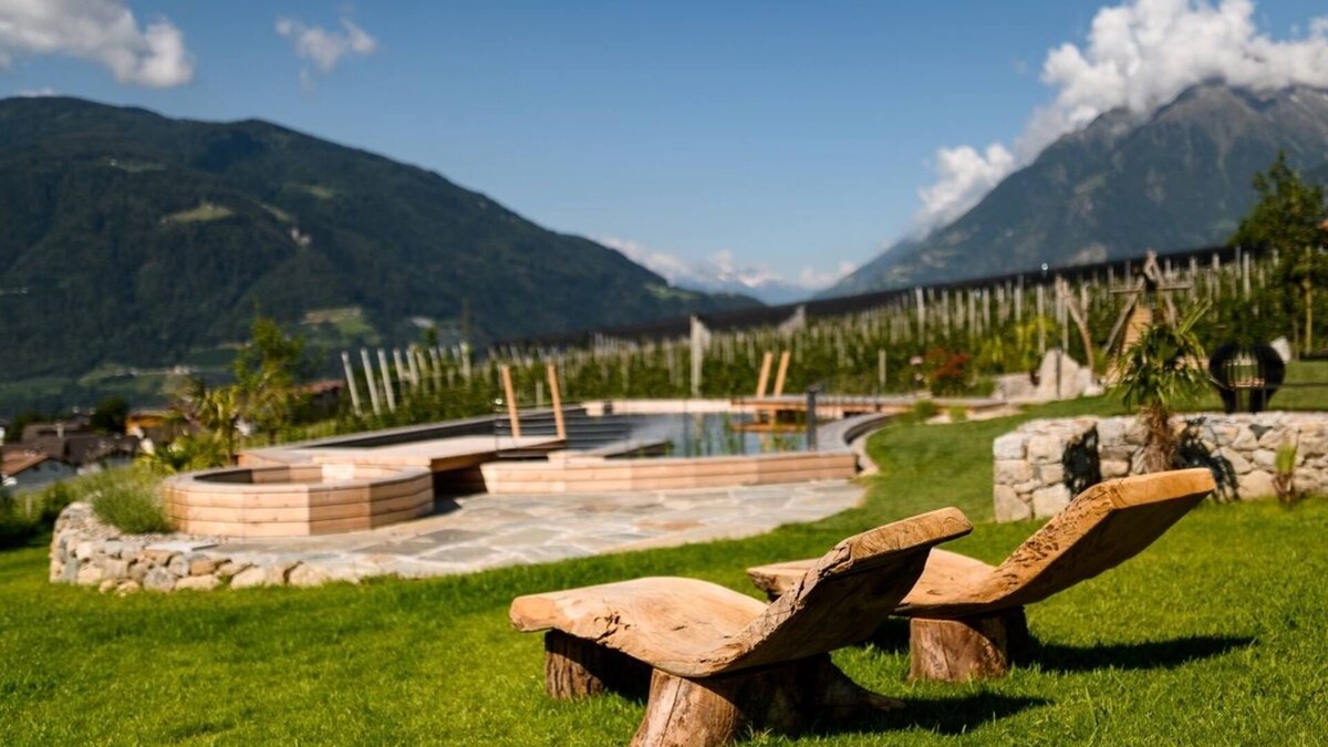 Tirolo Apartment | Apartment 'Pataunerhof Sambuca Lodge' with Mountain View, Shared Pool & Wi-Fi
