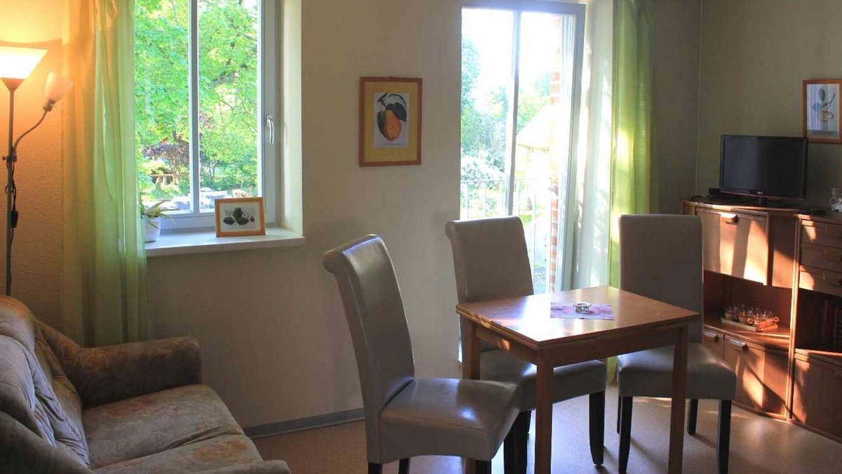 Bodstedt Apartment | Apartment "Pear Garden" - brick barn Starkow Barth