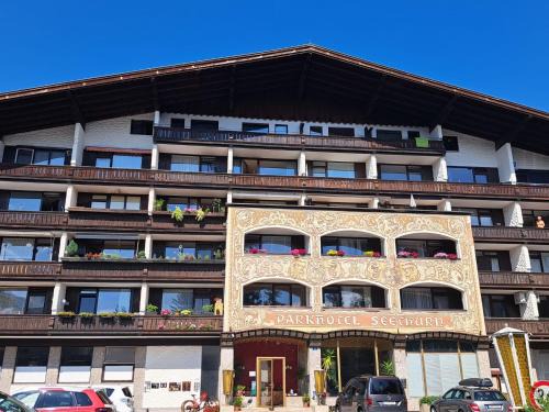 Strobl Apartment | Apartment Penthouse Deluxe Galerie 2 stöckig by Interhome