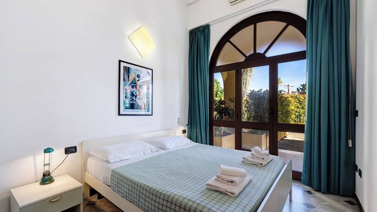 Pietra Ligure Apartment | Apartment 'Pian Dei Boschi B3210' with Shared Pool, Wi-Fi and Air Conditioning
