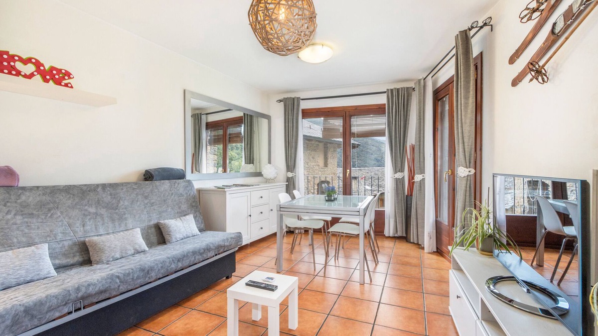 Sort Apartment | Apartment 'Potxó' with Mountain Views, Balcony and Wi-Fi