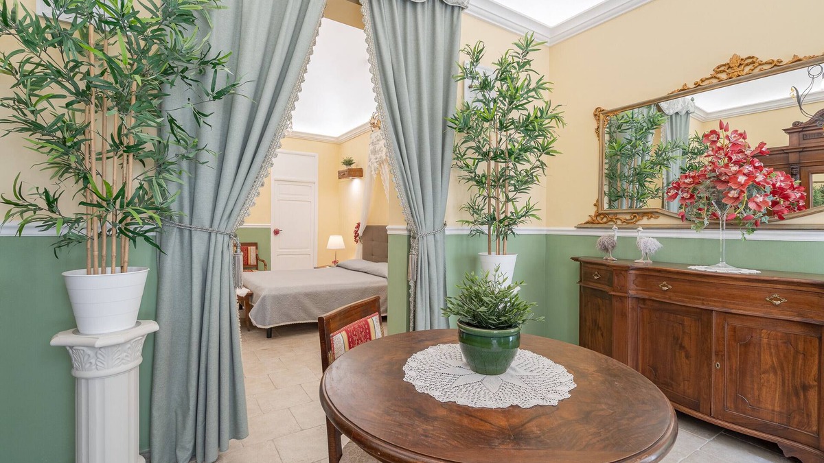 Noto Historic Centre Apartment | Apartment "Pomona Noto" with Wi-Fi & Air Conditioning