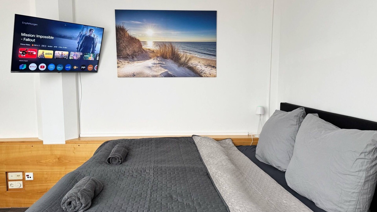 Pforzheim Apartment | Apartment-Private Bathroom-City view