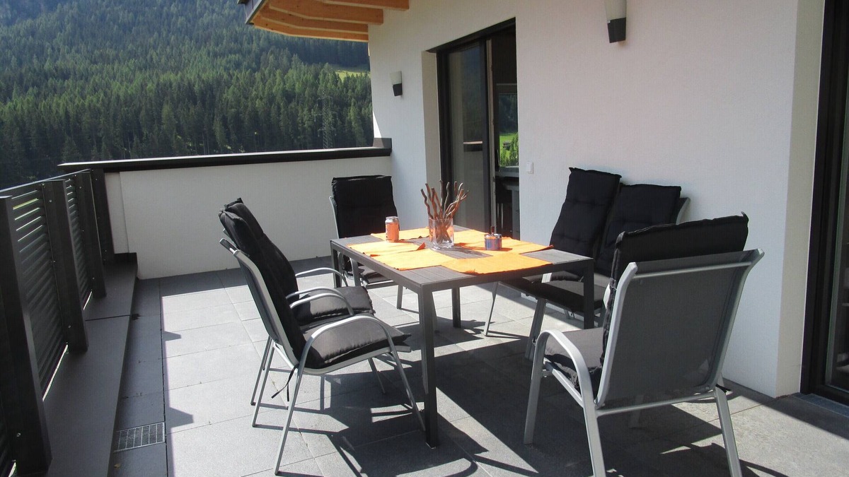 Wenns Apartment | Apartment-Private Bathroom-Mountain view