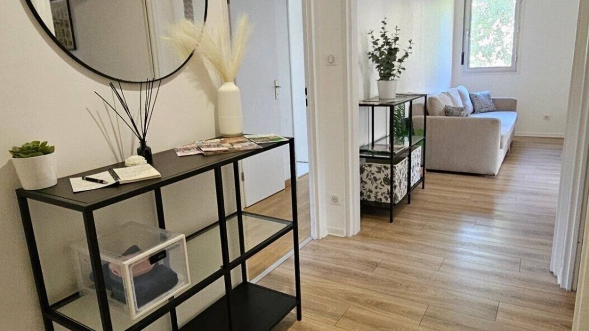 Bourroches Apartment | Apartment-Private Bathroom