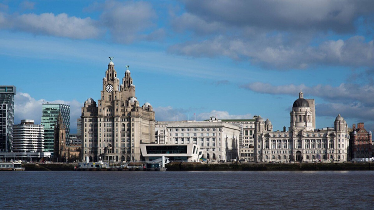 New Brighton Apartment | Apartment - quiet, spacious, modern, easy access to LIVERPOOL