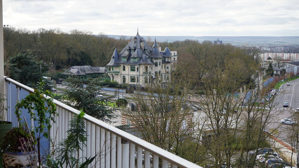 Coutures Condo | Apartment "Résidence Les Crayères" near the Parc de Champagne in Reims