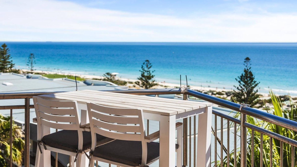 Scarborough Apartment | Apartment R306 - ultimate beachfront destination!