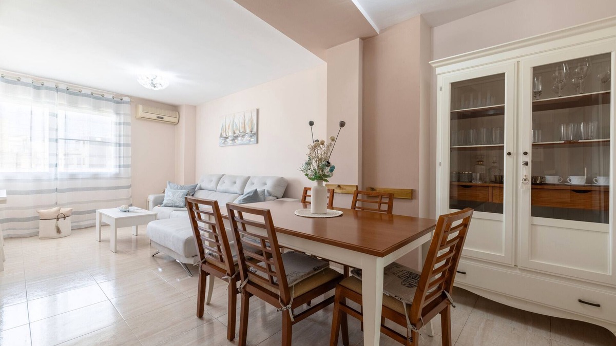 Sant Carles de la Rapita Apartment | Apartment 'Rapitenc' with Wi-Fi and Air Conditioning
