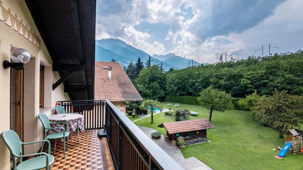 Silandro Apartment | Apartment 'Residence Schnatzhof D13' with Mountain View, Shared Pool and Wi-Fi