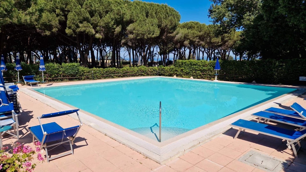 Punta Ala Apartment | Apartment 'Rex Lo Scoglietto - Number 8 with Shared Pool, Wi-Fi and Air Conditioning