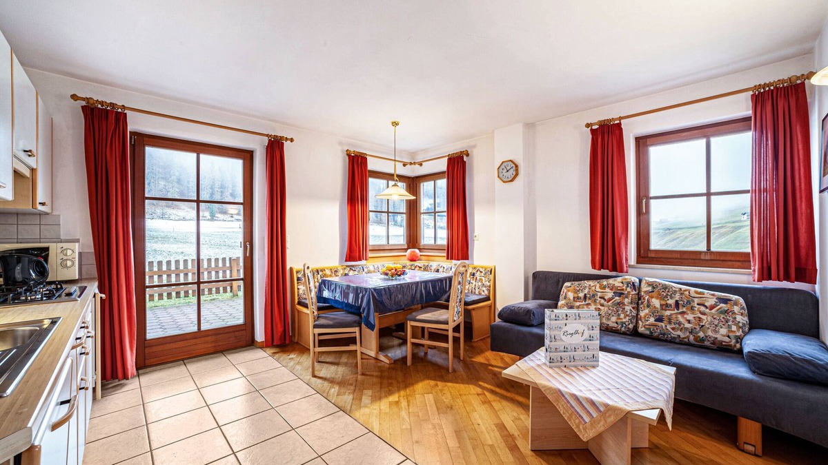 Curon Venosta Apartment | Apartment "Rieglhof Maisel" with Mountain View, Garden & Wi-Fi