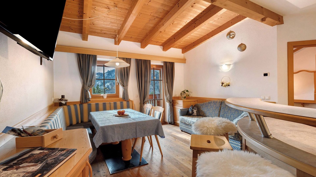 La Valle Apartment | Apartment 'Rit' with Mountain View, Shared Garden and Wi-Fi