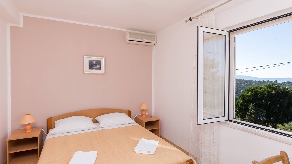 Banici House | Apartment & Rooms Villa Katarina - Double Room with Shared Balcony 3