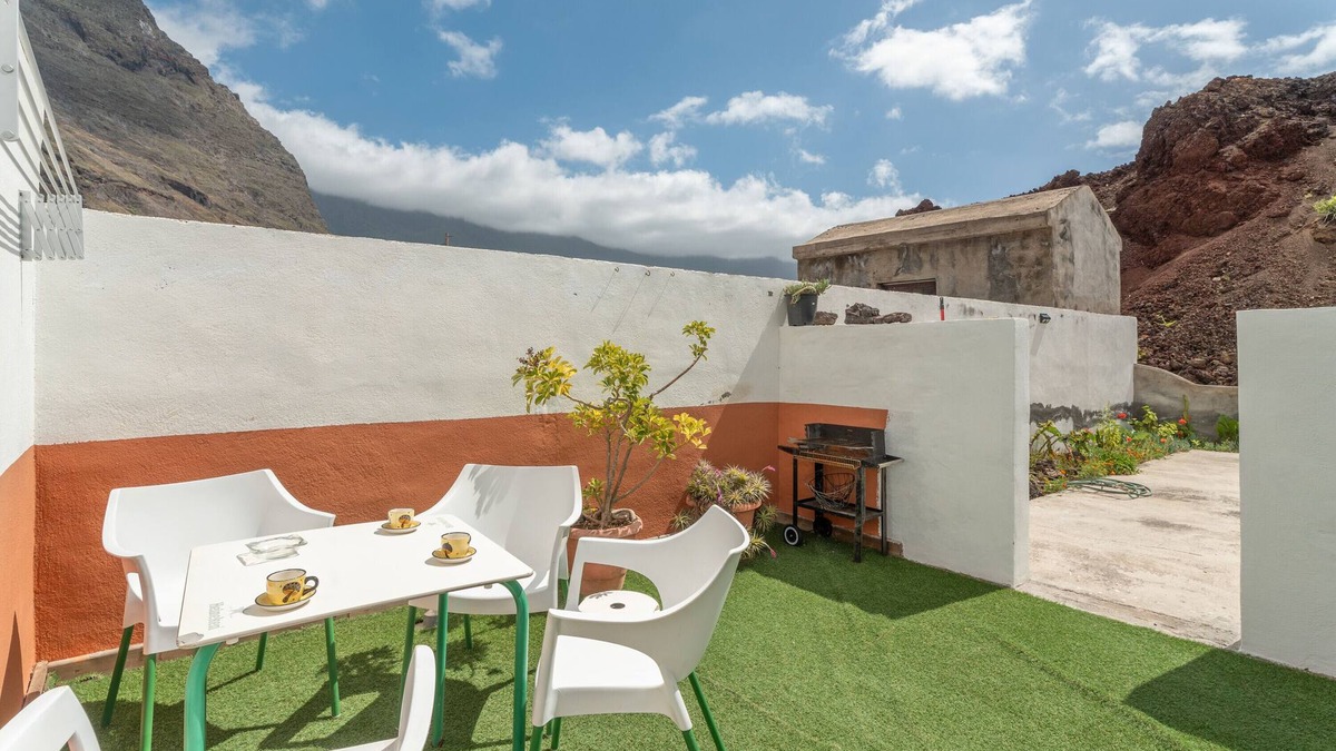 Las Puntas Apartment | Apartment 'Rosi- 2' with Mountain View, Wi-Fi and Air Conditioning