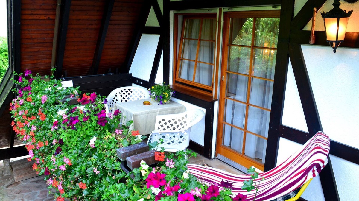 Sasbachwalden Apartment | Apartment 'Rotkehlchen' with Mountain View, Shared Terrace and Wi-Fi