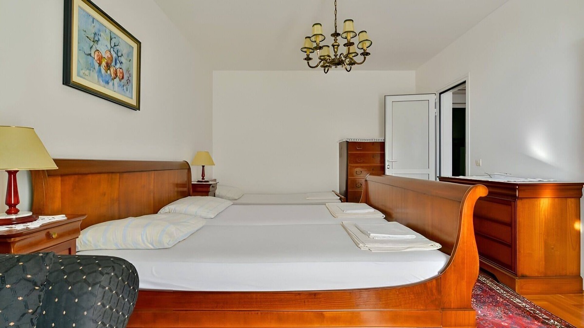 Sveti Stefan Apartment | Apartment RuzicaCharming 1-bedroom apartment with Sveti Stefan