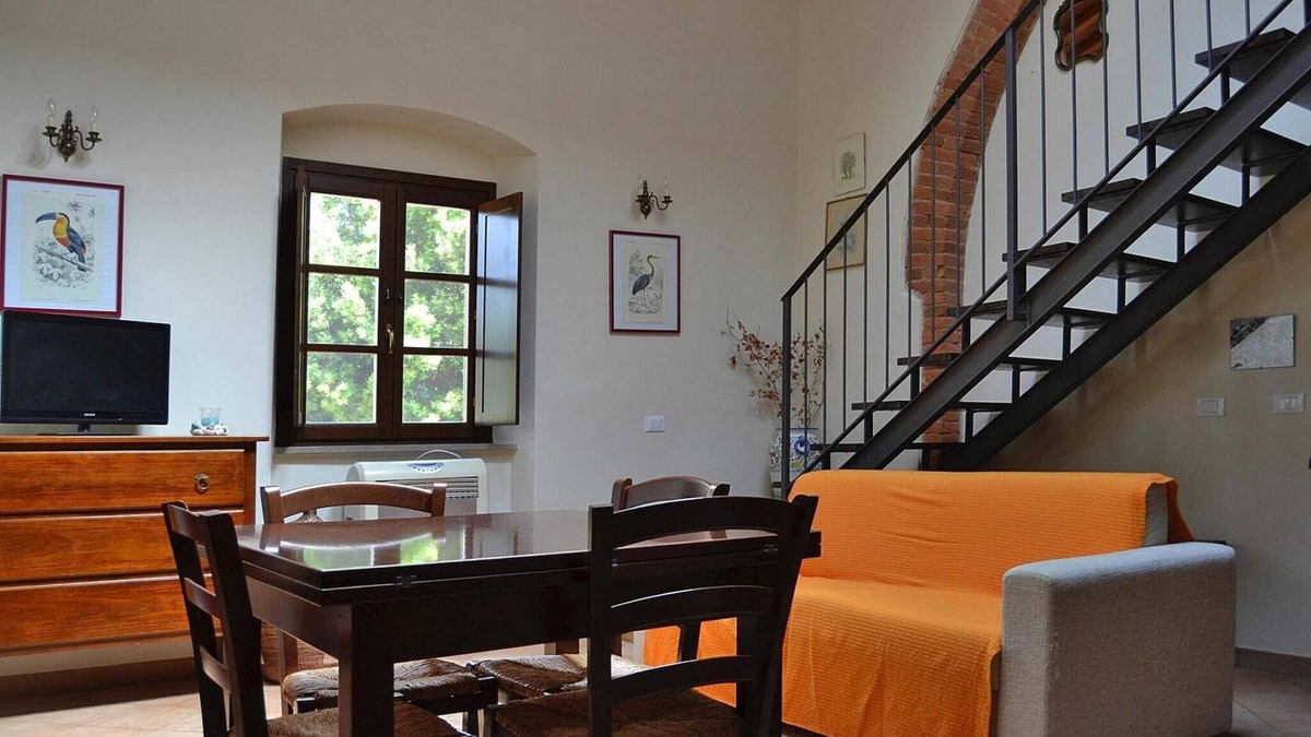 Casalappi Apartment | Apartment Stay in Campiglia Town