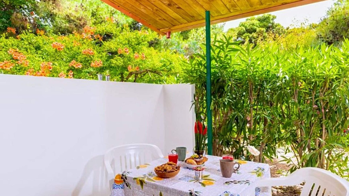 Scialara Apartment | Apartment 'Sabbia D'oro' with Shared Pool and Wi-Fi