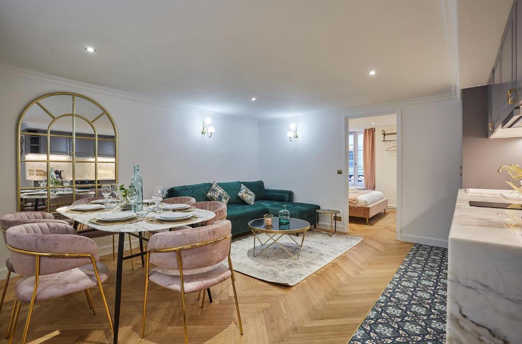 6th Arrondissement Apartment | Apartment Saint Germain des Près by Studio prestige