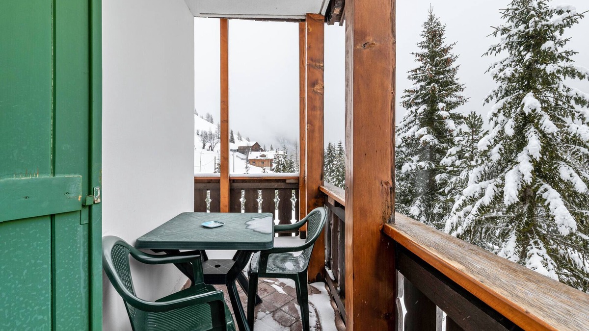 Livinallongo del Col di Lana Apartment | Apartment 'Samont Appartment 3' with Mountain View, Shared Garden and Wi-Fi
