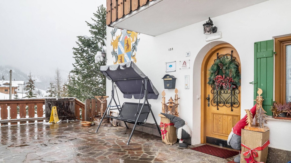 Livinallongo del Col di Lana Apartment | Apartment 'Samont Appartment 1' with Mountain View, Shared Garden and Wi-Fi