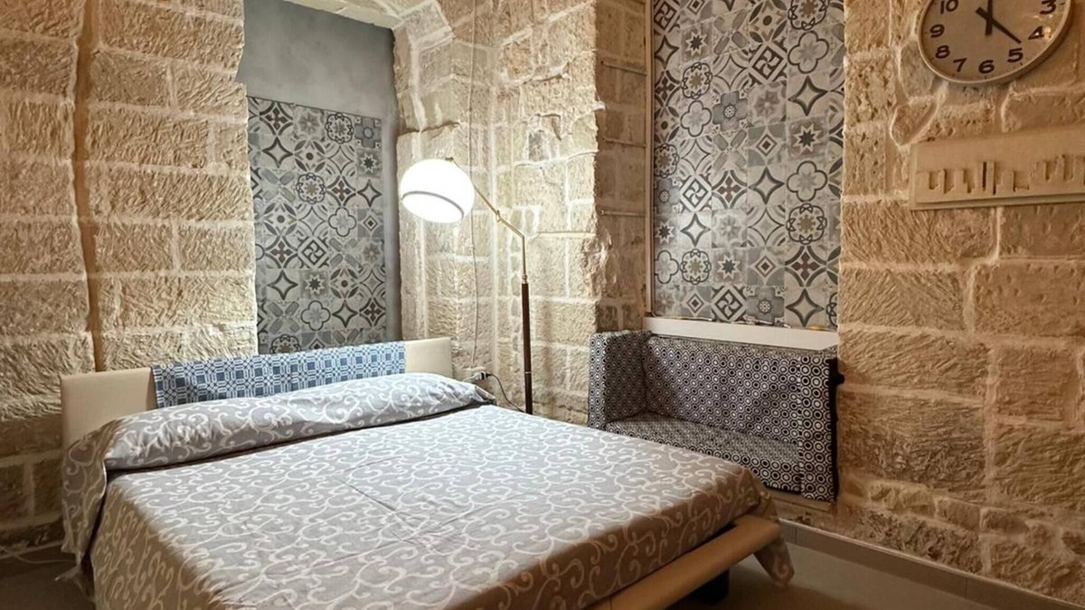 Lecce Historic Center Apartment | Apartment 'San Leonardo Apartments - Suite' with Wi-Fi