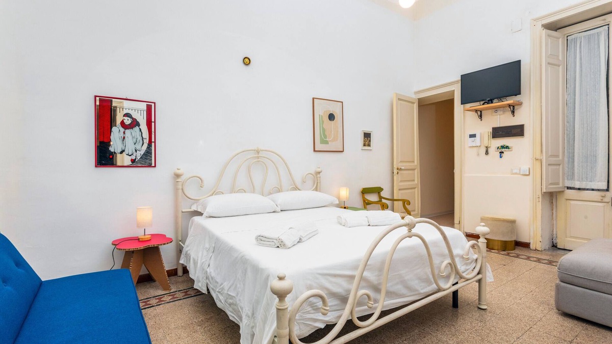 Picanello-Ognina-Barriera-Canalicchio Apartment | Apartment "Saranton House" with Private Garden & Wi-Fi