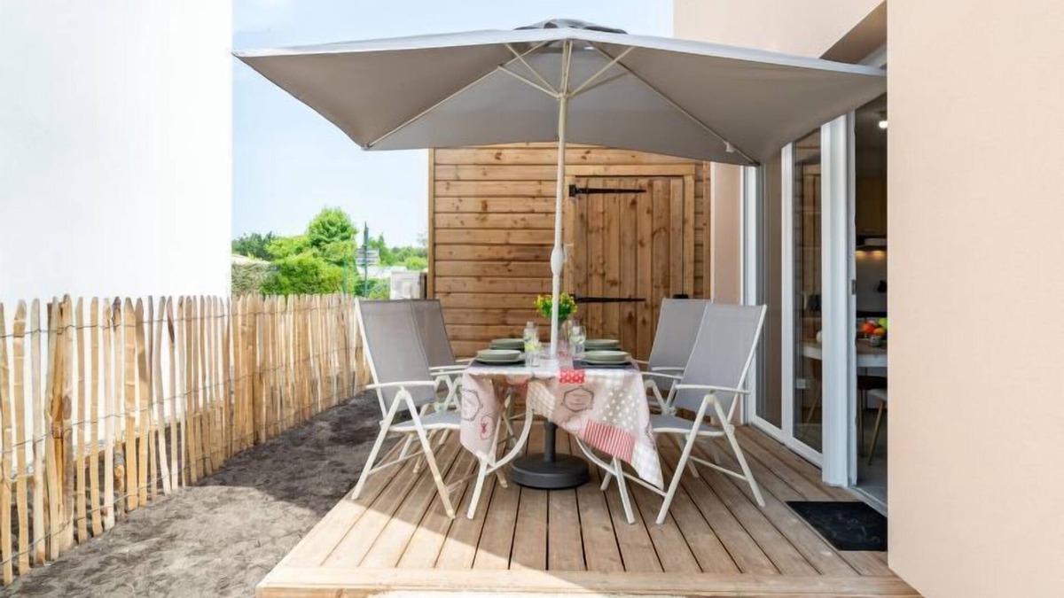 Mimizan-Plage Apartment | Apartment SC H01 by Interhome