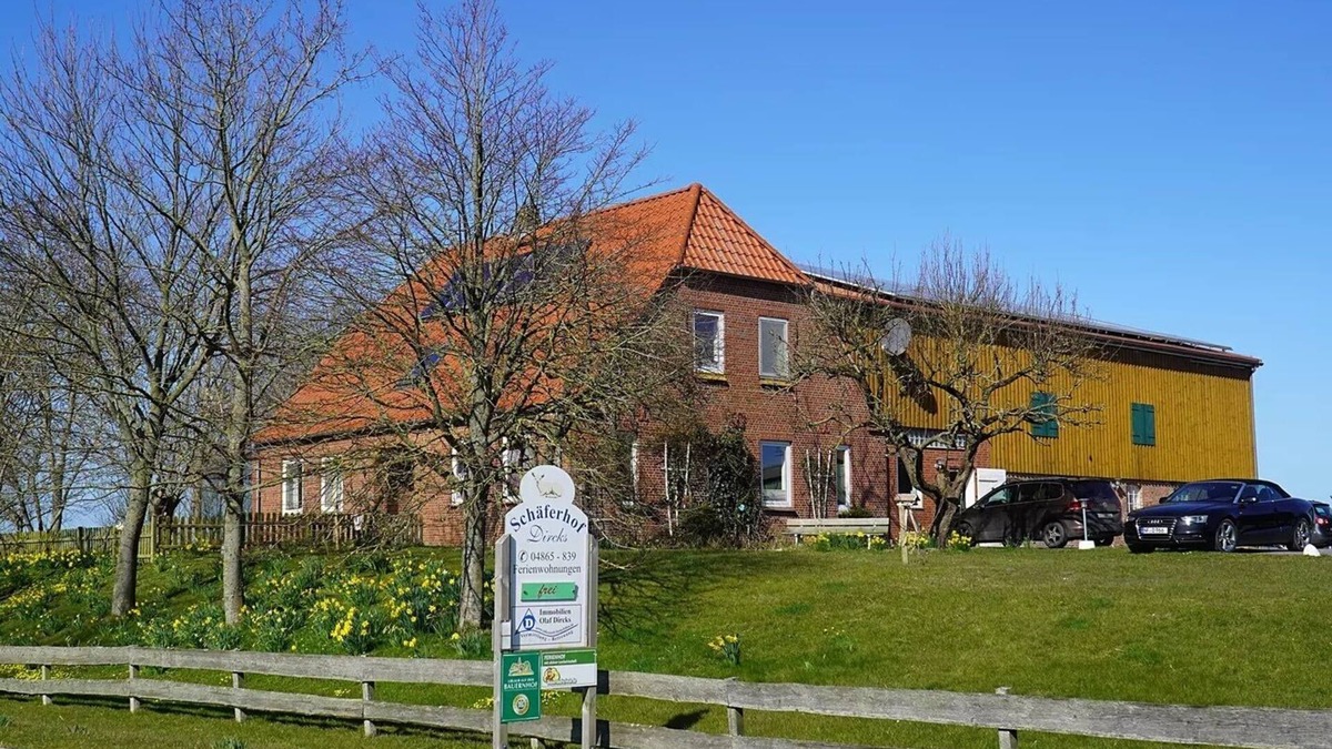 Westerhever Apartment | Apartment "Schäferhof Dircks 4" with Garden & Wi-Fi