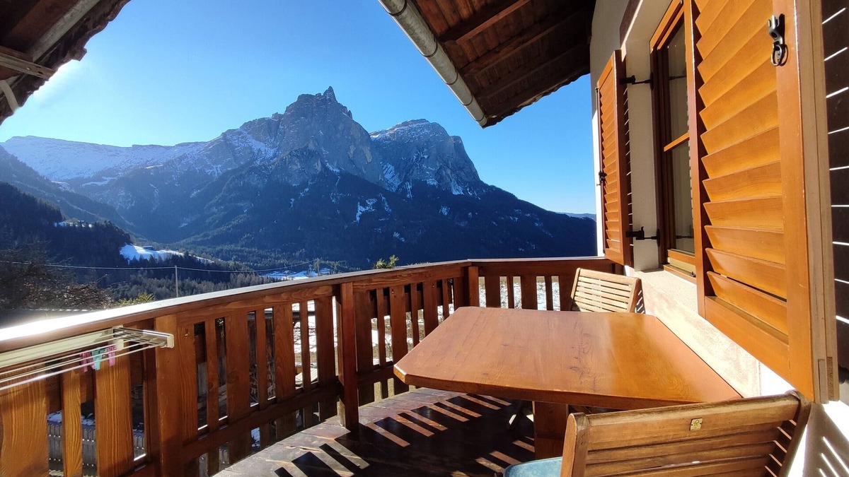 Castelrotto Apartment | Apartment 'Schlernblick' with Mountain View, Shared Pool and Wi-Fi