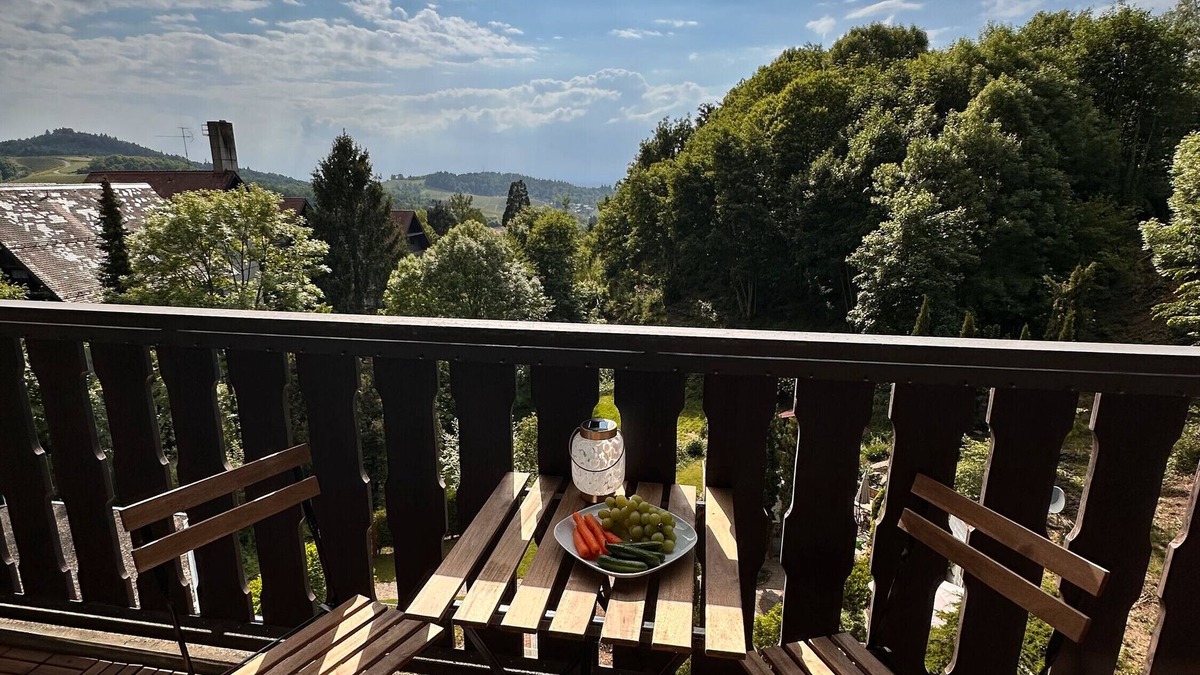 Sasbachwalden Apartment | Apartment 'Schmuckkästle' with Mountain View, Shared Garden and Wi-Fi