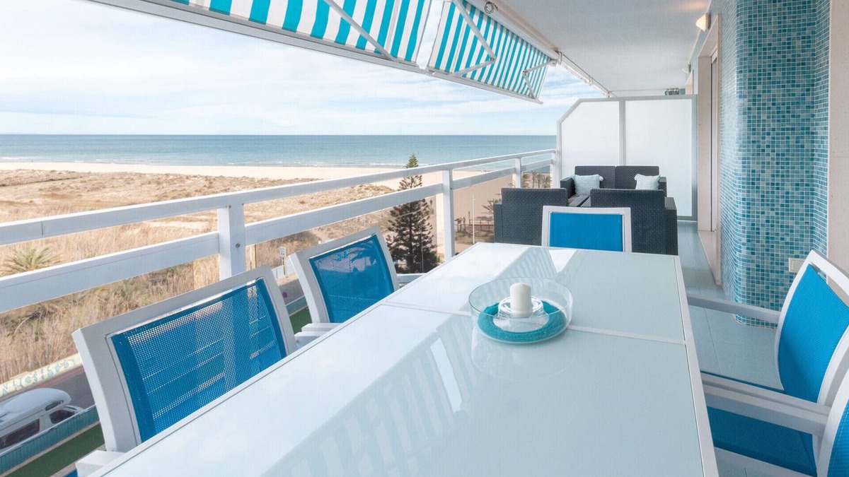 Playa de Gandia Apartment | Apartment Sea views with free WiFi, HD TV. Fabulous!