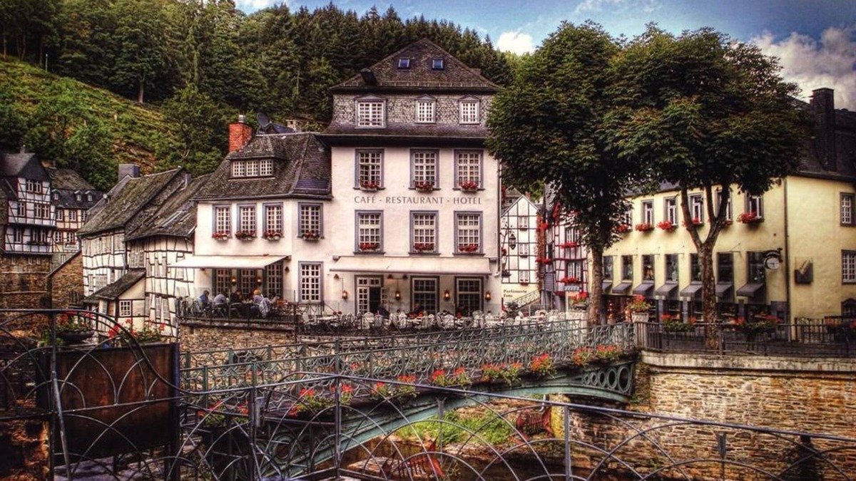 Monschau Hotel | Apartment shower / WC 1 bedroom up to 2 pers. - Hotel Horchem