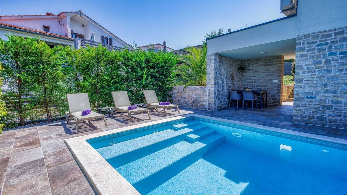 Njivice Apartment | Apartment Siora with pool