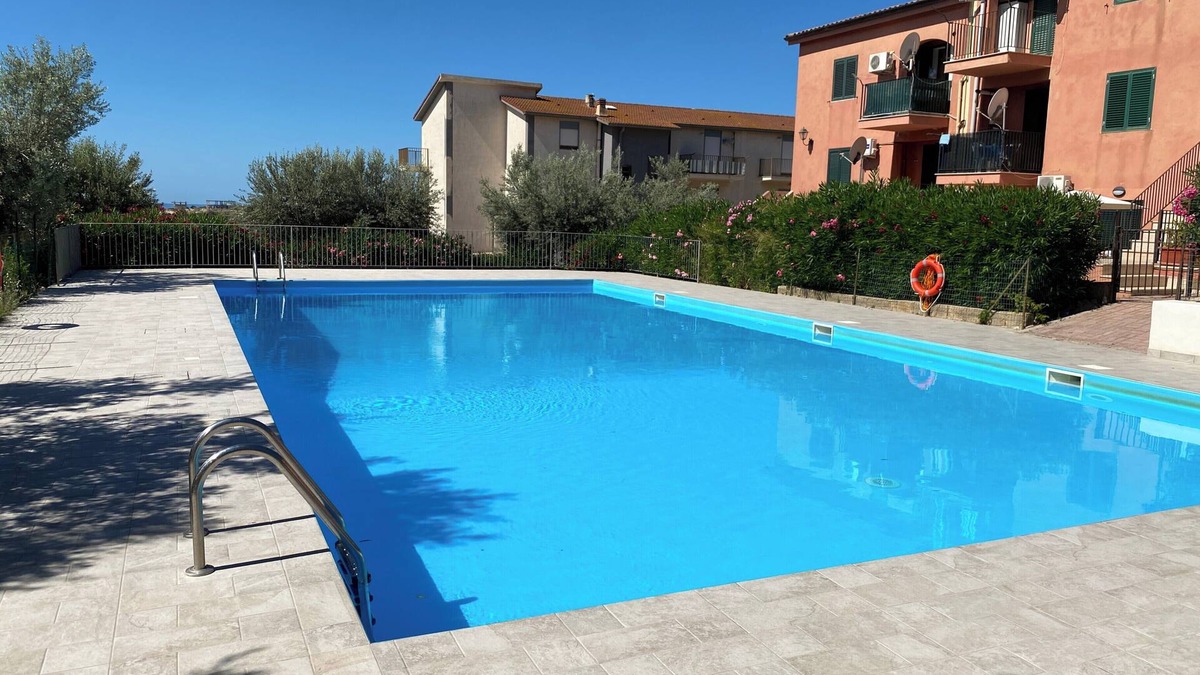 Realmonte Apartment | Apartment - Sleeps 2 & swimming pool