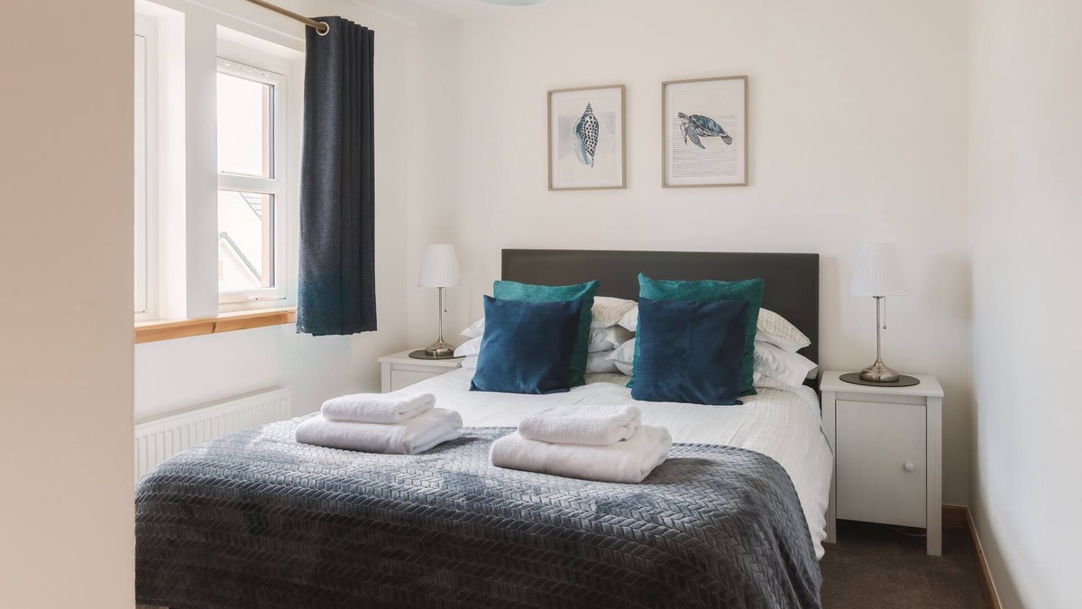 Cellardyke Apartment | Apartment - Sleeps 4, Pet friendly & Free parking