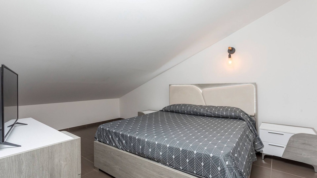 Fiumefreddo di Sicilia Apartment | Apartment 'Sophia' with Mountain View, Shared Terrace and Air Conditioning