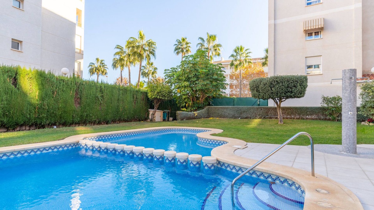 El Albir Apartment | Apartment 'Soleado Albir' with Shared Pool, Wi-Fi and Air Conditioning