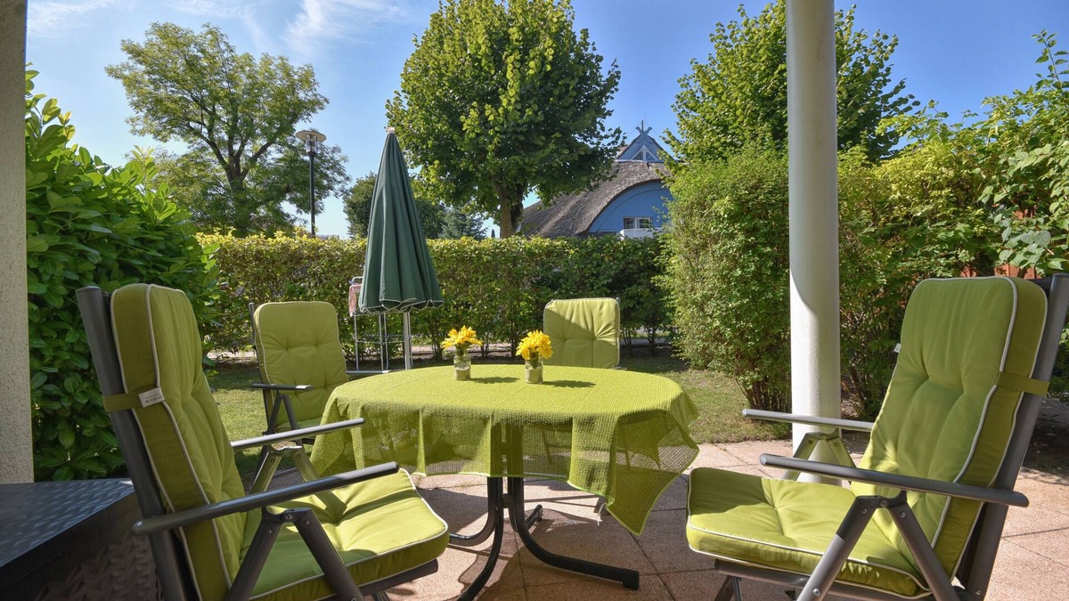 Zingst Apartment | Apartment Sonneneck, quiet location, terrace, priv. Parking lot, wifi, non-smoking