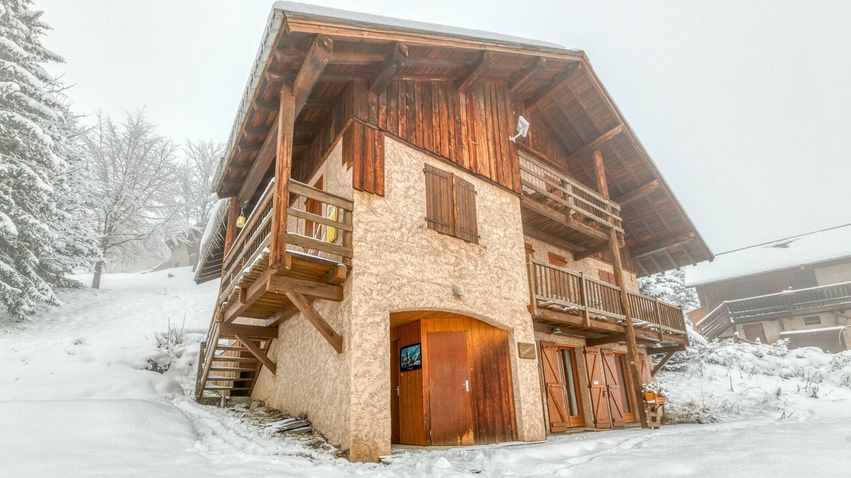 Villard-Reculas Apartment | Apartment 'Souveraine 1 - Superbe Appart' with Mountain View, Private Terrace and Wi-Fi